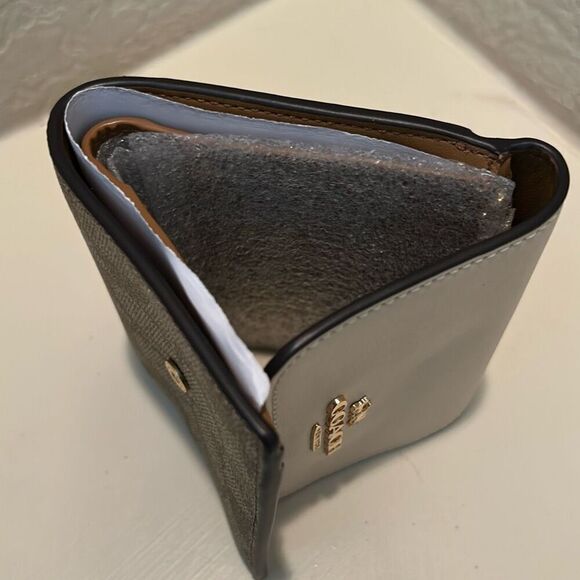 Coach Small Trifold Wallet Signature Logo Canvas Brown - Picture 4 of 9